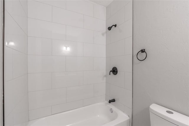 1925 NW 36th St, Oklahoma City, OK 73118 - bathroom with toilet and washtub / shower combination