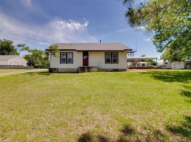 922 W 7th St, Stroud, OK 74079 - view of front of property featuring a front yard and a carport