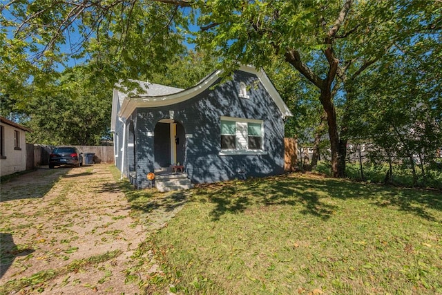 1717 N Kelham Ave, Oklahoma City, OK 73111 - view of front of property featuring a chimney
