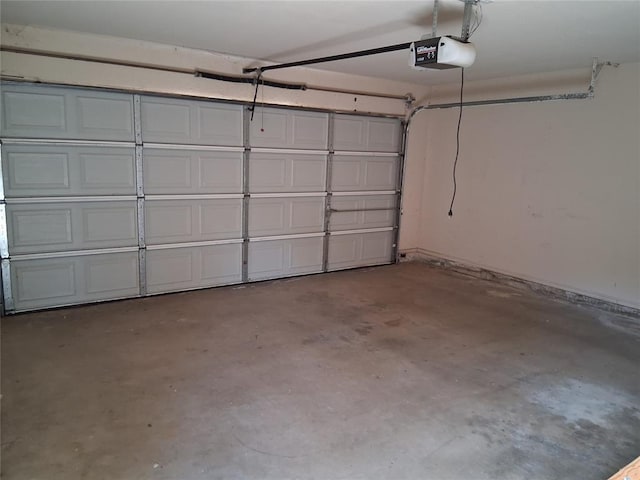 824 SE 38th St, Moore, OK 73129 - garage featuring a garage door opener