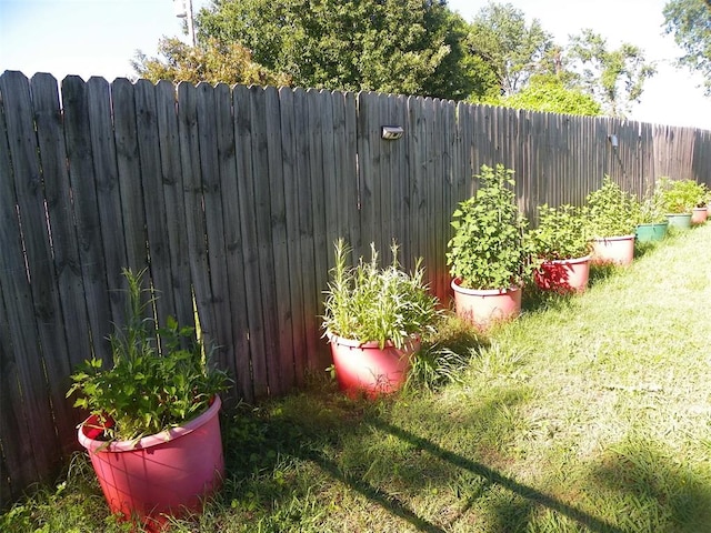 218 N 4150th Rd, Antlers, OK 74523 - view of yard