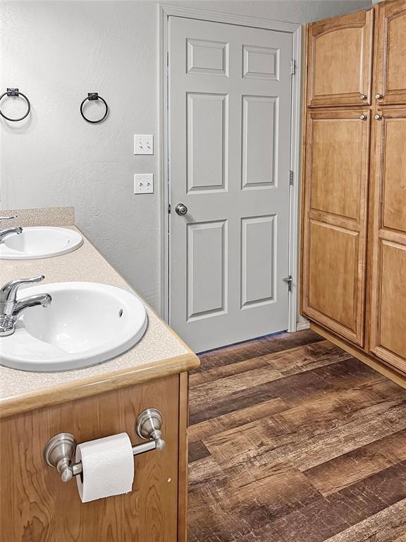 22950 E 1130th Rd, Bessie, OK 73622 - bathroom with double vanity