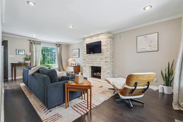 1109 Tedford Way, Nichols Hills, OK 73116 - living room featuring dark wood-style floors, crown molding, recessed lighting, a fireplace, and baseboards
