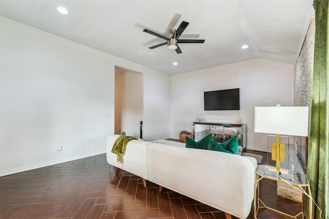 1712 De Vita Rd, Edmond, OK 73003 - living room featuring baseboards, recessed lighting, ceiling fan, and vaulted ceiling