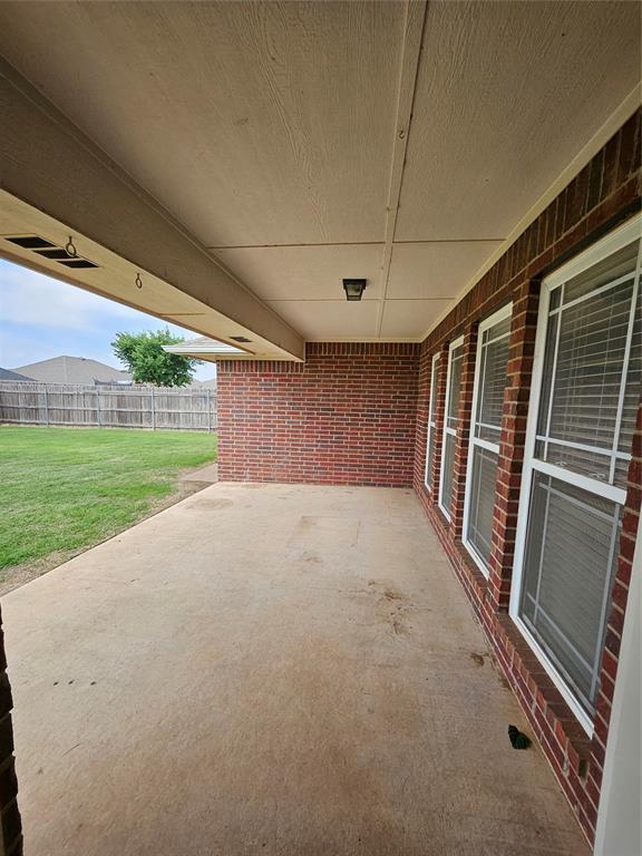 1801 Caribou St, Altus, OK 73521 - view of patio