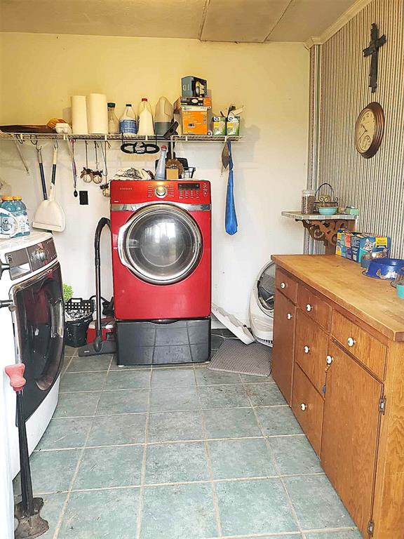 14452 Ns 3630th Rd, Sasakwa, OK 74867 - washroom featuring washer / clothes dryer