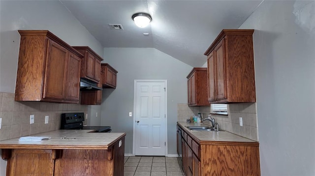 2338 Serenade Dr, Midwest City, OK 73130 - kitchen featuring electric range, tile countertops, backsplash, a peninsula, and vaulted ceiling