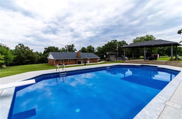 330917 E 940th Rd, Wellston, OK 74881 - outdoor pool with a gazebo, a yard, and a diving board