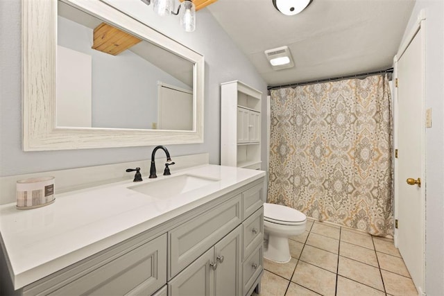 20302 Kings Rd, Shawnee, OK 74801 - full bath featuring vanity, toilet, tile patterned floors, curtained shower, and lofted ceiling