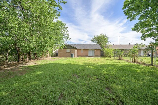 121 NW 79th St, Oklahoma City, OK 73114 - view of yard