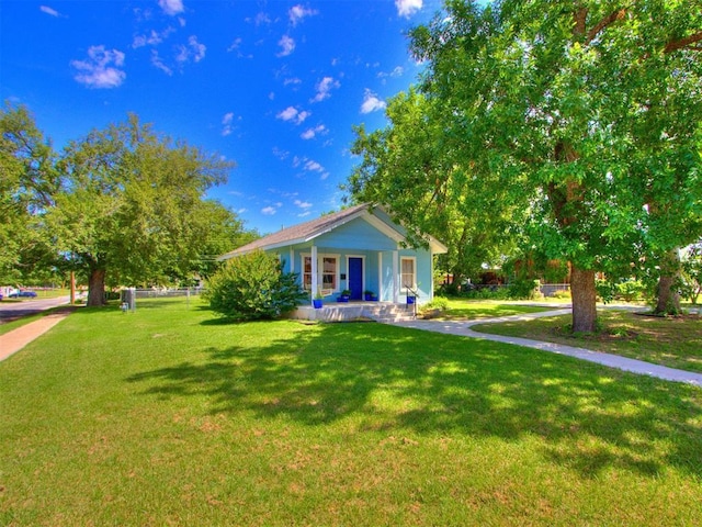 view of front facade with a front yard
