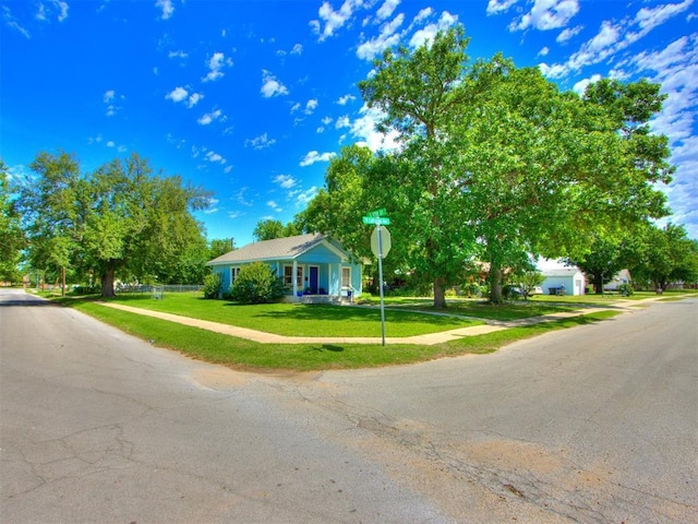 view of front of house with a front lawn