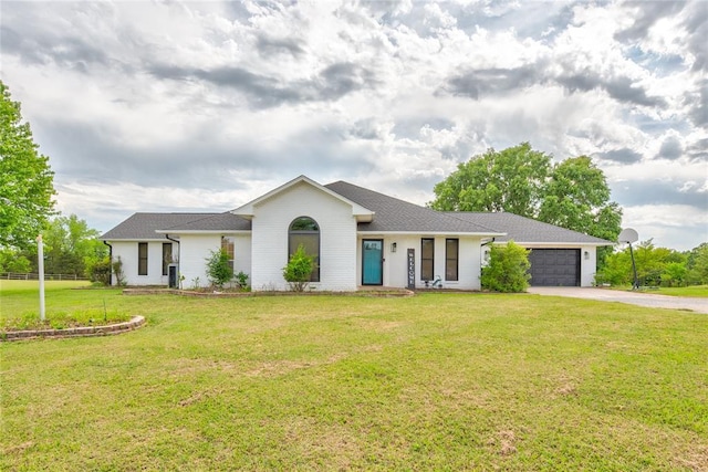 16070 N County Road 3264, Pauls Valley, OK 73075 - single story home featuring a garage, driveway, and a front lawn