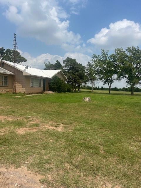 34252 E County Road 1330th Rd, Granite, OK 73547 - view of green lawn