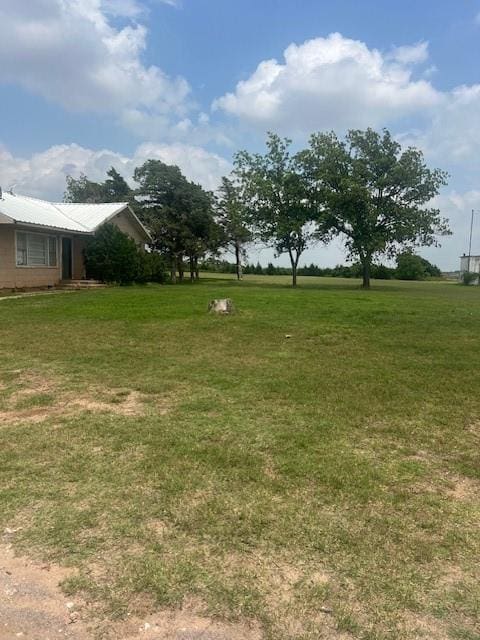 34252 E County Road 1330th Rd, Granite, OK 73547 - view of green lawn
