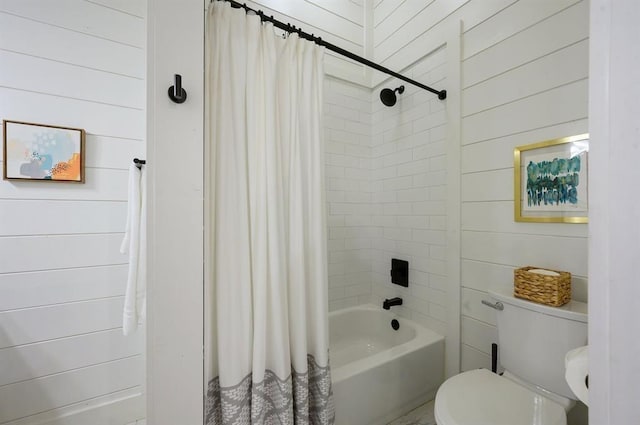 177 Hochapine Trl, Broken Bow, OK 74728 - bathroom with wood walls, toilet, and shower / tub combo