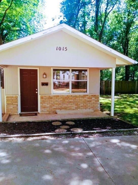 1015 W 10th Ave, Stillwater, OK 74074 - view of front of home with brick siding