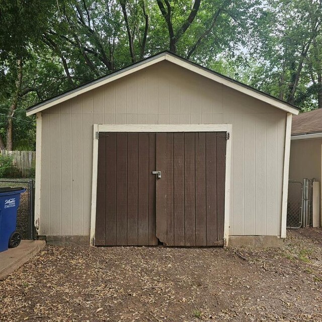 1015 W 10th Ave, Stillwater, OK 74074 - view of shed with fence