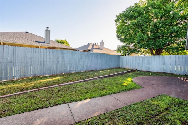 1721 Park View Pl, Edmond, OK 73003 - view of yard with a patio
