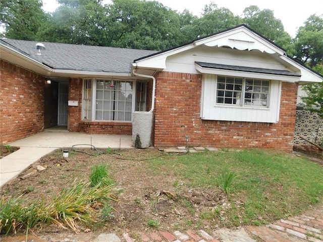 5737 NW 31st St, Oklahoma City, OK 73122 - single story home with brick siding