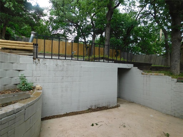 5737 NW 31st St, Oklahoma City, OK 73122 - gate with a patio area