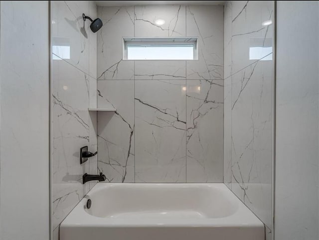 1021 NE 18th St, Oklahoma City, OK 73111 - bathroom with washtub / shower combination
