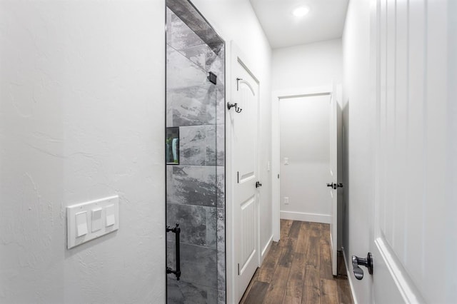 6301 144th Ave NE, Newalla, OK 74857 - bathroom featuring wood finished floors, recessed lighting, and a textured wall