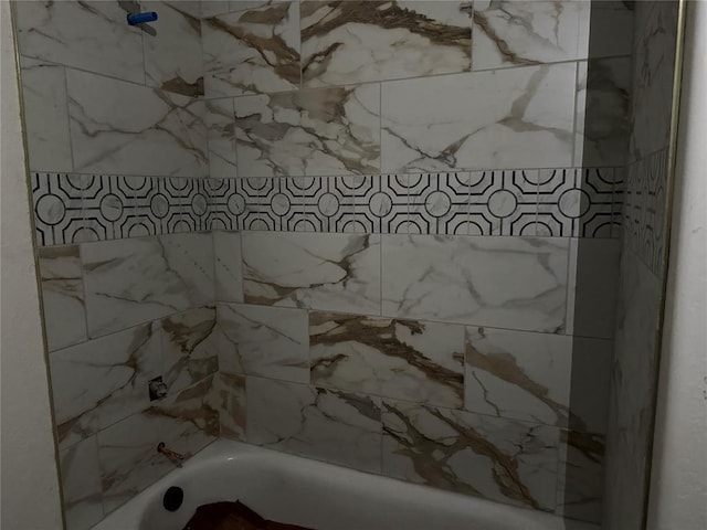 5 Old Glory Ave, Altus, OK 73521 - full bath featuring shower / tub combination
