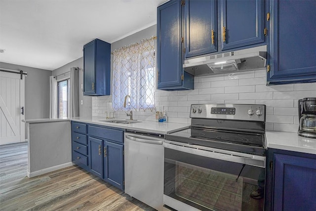 1904 Gemini St, Altus, OK 73521 - kitchen featuring blue cabinetry