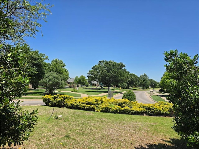 5608 NW 127th St, Oklahoma City, OK 73142 - view of community with a lawn