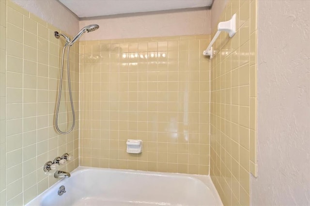 708 Cross Timbers Dr, Moore, OK 73160 - bathroom featuring shower / bath combination