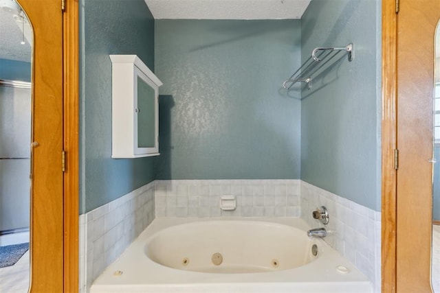 316 SE 6th St, Moore, OK 73160 - bathroom with a jetted tub