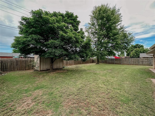 715 N Max, Hinton, OK 73047 - view of yard