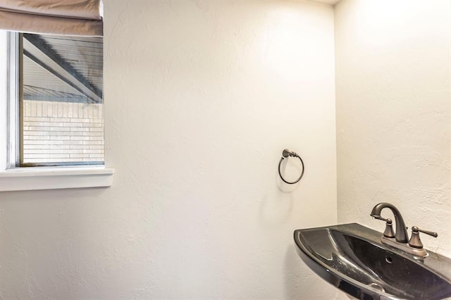 11100 Willow Grove Rd, Oklahoma City, OK 73120 - bathroom featuring a sink