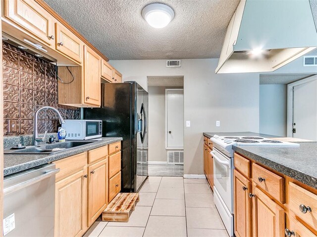 216 N English Dr, Moore, OK 73160 - photo 11