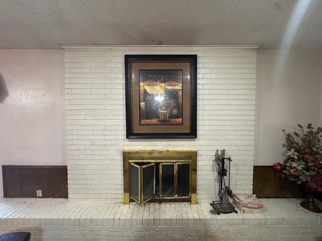 2904 N Shannon Ave, Bethany, OK 73008 - detailed view of a textured ceiling