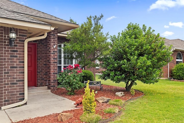 4125 Queens Dr, Moore, OK 73160 - view of green lawn