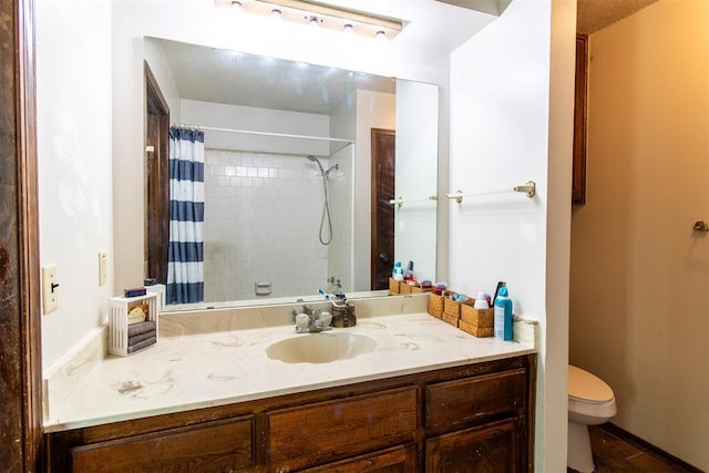 823 Two Forty Pl, Oklahoma City, OK 73139 - full bathroom featuring toilet, vanity, and curtained shower