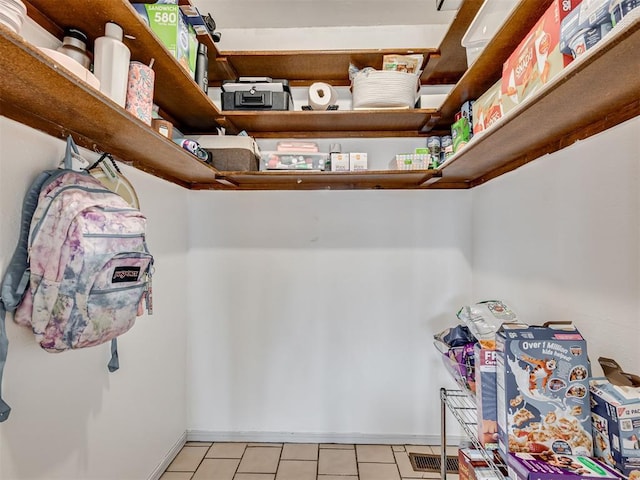 209 E Platt Dr, Yukon, OK 73099 - view of pantry