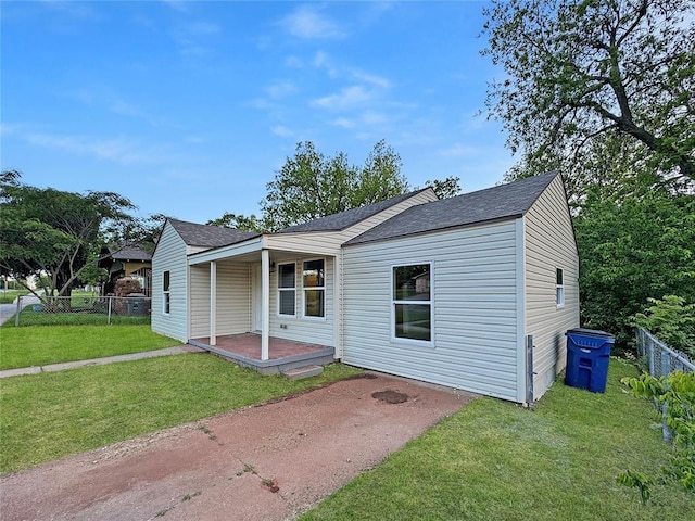 1226 S 1st St, Chickasha, OK 73018 - photo 2