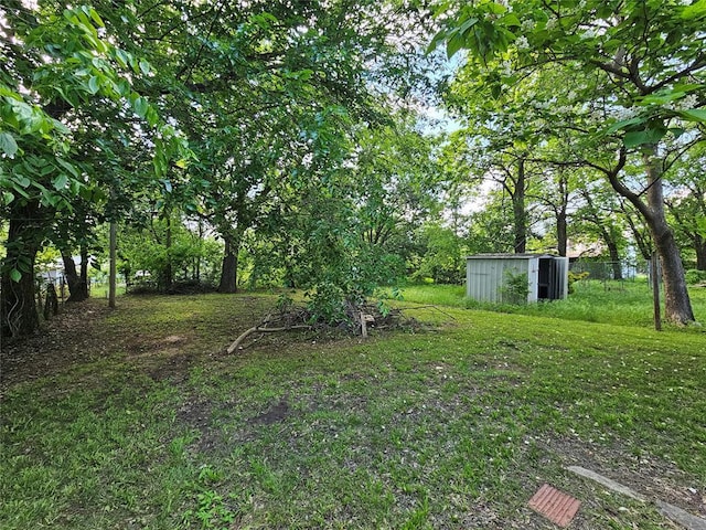 1108 N Pennsylvania Ave, Shawnee, OK 74801 - view of green lawn