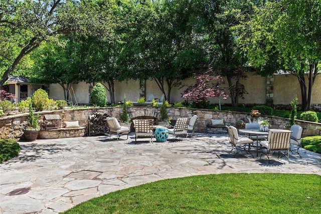 6638 Avondale Dr, Nichols Hills, OK 73116 - view of patio