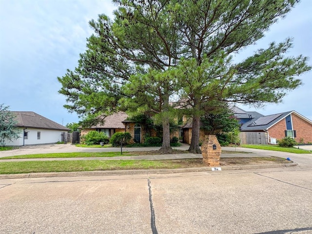 2010 Saddleback Blvd, Norman, OK 73072 - view of front facade
