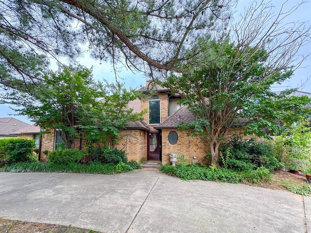 2010 Saddleback Blvd, Norman, OK 73072 - view of front facade featuring brick siding