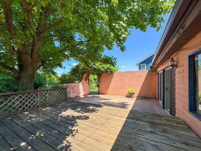2010 Saddleback Blvd, Norman, OK 73072 - view of wooden deck