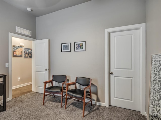 16112 Buffalo Dr, Oklahoma City, OK 73170 - living area featuring carpet and baseboards