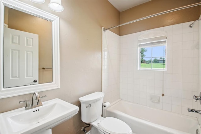 1329 S Southersby Dr, Mustang, OK 73064 - full bath with a sink, toilet, and shower / tub combination