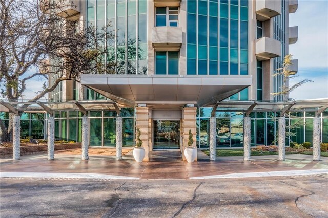 5900 Mosteller Dr Unit 81, Oklahoma City, OK 73112 - photo 3