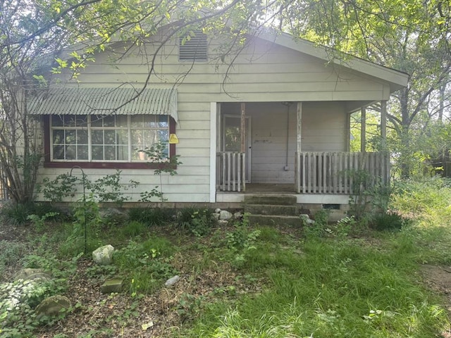 1024 C St SW, Ardmore, OK 73401 - view of front of house with a porch