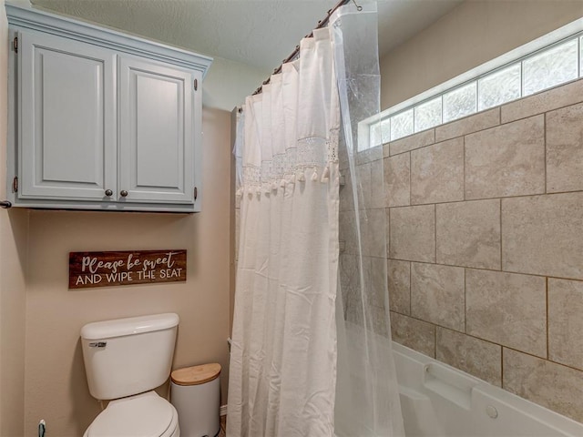 846 County St Unit 2910, Tuttle, OK 73089 - bathroom with toilet and shower / bath combination with curtain